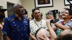 Mayweather senior: Nejdřív mu namlátí Floyd, pak ho seřežu já!