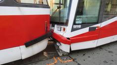 V Praze se srazily tramvaje, velké sídliště obsluhovaly autobusy!