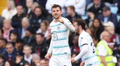 Chelsea bere další triumf, Aston Villu srazil Mount. Arsenal měl namále