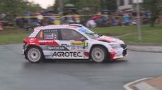 Silnice se proměnily v parkoviště. Tisíce lidí na Zlínsku vyrazily na rally
