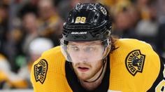 Pastrňák dal gól a další dva připravil! Na Winnipeg to nestačilo