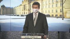 Vláda zrušila DPH u respirátorů, cesta do Česka bude mít přísnější pravidla