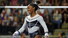 Návrat sportovní ikony. Gymnastka může překonat 90 let starý rekord
