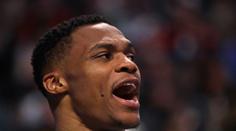 Westbrookův jubilejní tiple-double dovedl Oklahomu k vítězství