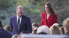 Pobavil tím celý svět. Muž prošel nevědomky kolem prince Williama a Kate