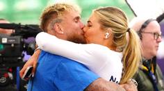Jake Paul a Jutta Leerdamová jsou zasnoubení. Prsten s obřím diamantem
