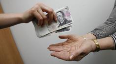 Senioři mají smůlu. Od ledna přijdou každý rok o 3000 Kč