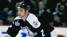 Roky sexuálně zneužíval holčičku, teď bývalý hráč NHL vyfasoval 15 let