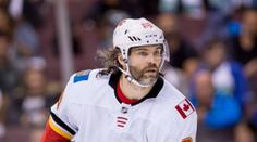 Jaromír Jágr se vrátil do sestavy Calgary, prohře ale nezabránil