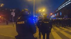 Policisté chtějí peníze za pohotovosti. Když jsme se ozvali, přišel trest, tvrdí