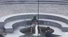 Praní prádla vyšlo muže draho. Použil k tomu kašnu v Plzni a vyfasoval pokutu