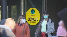 Covidová čísla jsou nejhorší od května. Lidé se hrnou na očkování