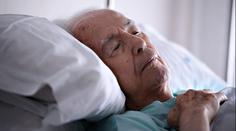 Průlom v odhalování Alzheimerovy choroby. Vědci vyvinuli nový krevní test