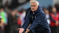 Simulant i jako hráč. Fenerbahce kritizuje kouče svého rivala, Mourinha brání