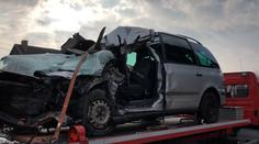 Auto se po nárazu vymrštilo na sloup, řidič (22) neměl šanci přežít