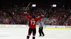 Oshie nastřílel Tučňákům hattrick, o vítězi rozhodovalo video