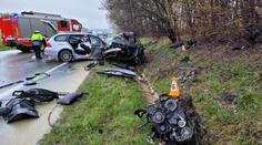 Tragická nehoda na Svitavsku. Při čelním střetu aut zemřeli tři lidé