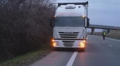 Řidič náklaďáku srazil chodce a ujel! Stejně jako tisíce dalších