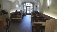 Restaurace začínají krachovat. Lidé kvůli zdražování nechodí na obědy