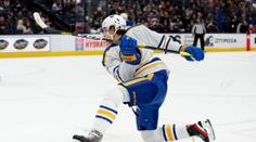 Tage Thompson se zapsal do historie. Útočník Buffala nastřílel pět gólů