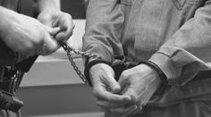 Policie dopadla muže, který měl okrást seniory. Hrozí mu deset let vězení