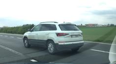 EXKLUZIVNÍ VIDEO: Nová Škoda Karoq při testování na české dálnici!