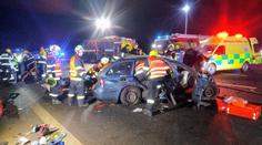 Vážná nehoda mezi Mostem a Louny. Šest lidí se zranilo, někteří těžce