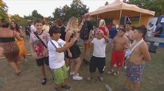 Romský festival v Praze byl plný tance a jídla. Nejvíc lákala věštírna