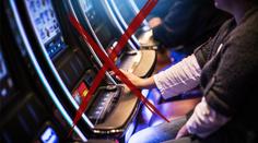 Praha chce zakázat výherní automaty. Jen to přesune na internet, zní kritika