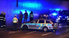 Policista zastavil motorkáře autem a čeká ho soud. Kolegové se bouří