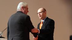 Zeman bude mluvit do sestavování vlády! Koho ale on měl v kabinetu jako premiér?