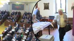 ANO stále s přehledem vede, do Sněmovny by šli i Piráti a Realisté