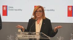 Začala bitva o rozpočet. Schillerová řeší miliardy navíc na školy, důchody i sucho