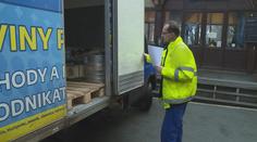 Gangy zlodějů se zaměřily na kurýry. V Česku ukradly už statisíce korun