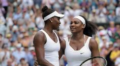 Hrála skvěle, chválila poraženou sestru Serena Williamsová