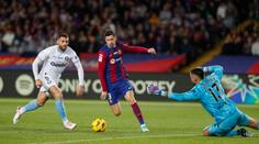 Girona dál válí. Ve šlágru LaLigy porazila Barcelonu a je zase první