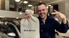 Dacia zesměšňuje luxusní konkurenci: Drahé vyhřívání sedadel? Máme lepší řešení