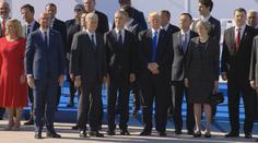 Miloš Zeman se setkal s královnou. Hlavy států v paláci jednají o NATO