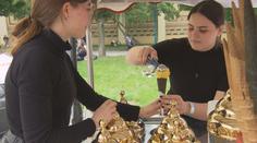 Zmrzlina z kozího mléka nebo uhlí. V Praze se konal zmrzlinový festival