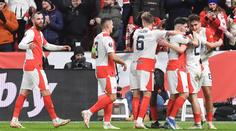 Slavia smetla Servette a vyhrála skupinu. V EL se trefili Schick i Hložek