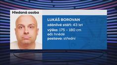 Vrah ze Záběhlic je stále na útěku. Policie varuje veřejnost