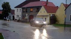 VÝSTRAHA: Meteorologové varují před vydatným deštěm, hrozí i povodně