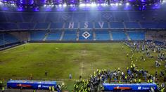 Smutný pohled na známý stadion. Fanoušci ho při oslavách poničili