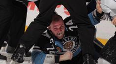 Bijec z Čechova už KHL děsit nebude. Jde se rvát do zámoří