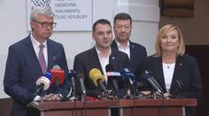 Budoucí koalice není stabilní. Rukavice půjdou asi brzy dolů, myslí si politolog