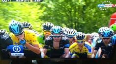 Mám astma, brání se Froome. Je na fotografii skutečně inhalátor?