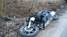 Motorkář (17) nezvládl předjetí, nepomohlo ani dlouhé oživování