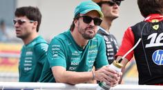 Alonso po nehodě ostře pálil do soupeřů: Jezdci na chvostu nemají kvalitu