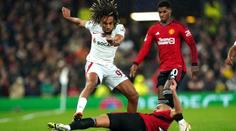 Bláznivý zápas na Old Trafford. United klopýtli s Galatasarayem. Padl i Arsenal