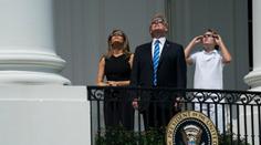 Úplné zatmění Slunce okouzlilo svět! Díval se i Trump s rodinou